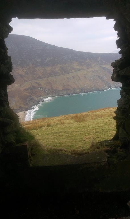 Achill West Coast House Bed & Breakfast Dooagh Eksteriør bilde