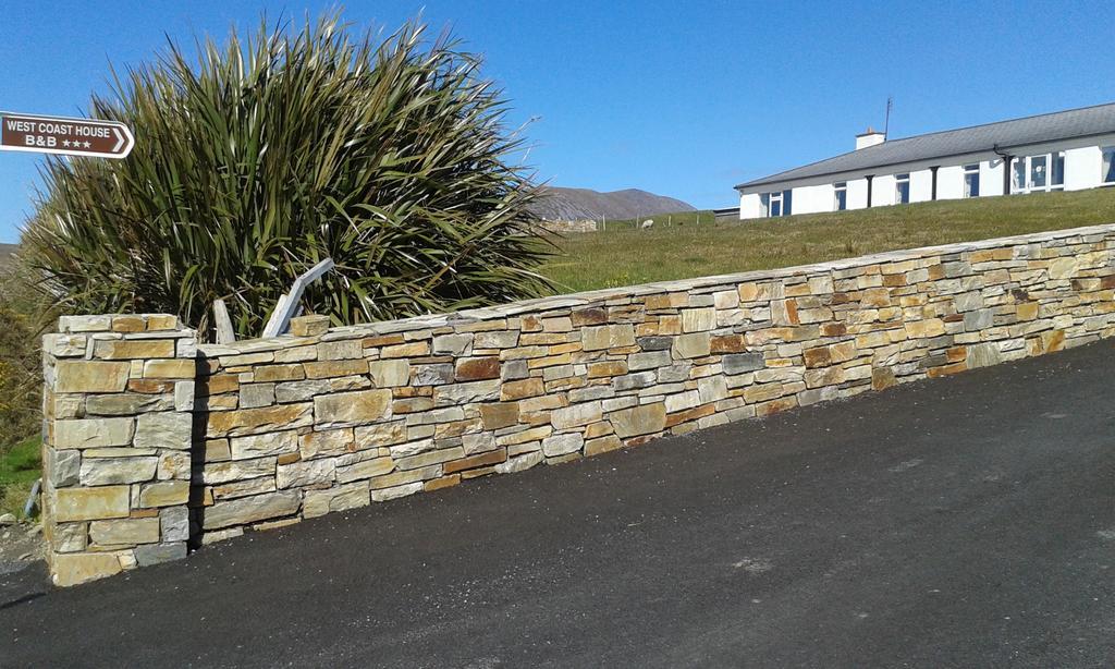 Achill West Coast House Bed & Breakfast Dooagh Eksteriør bilde